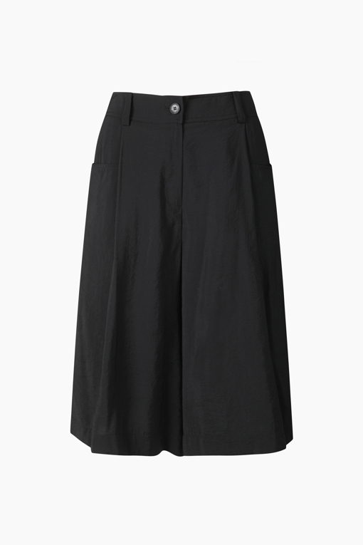 https://img.benettonmall.com/PARTS/KB/25F/BAPT02541BK_MB_D10.jpg
