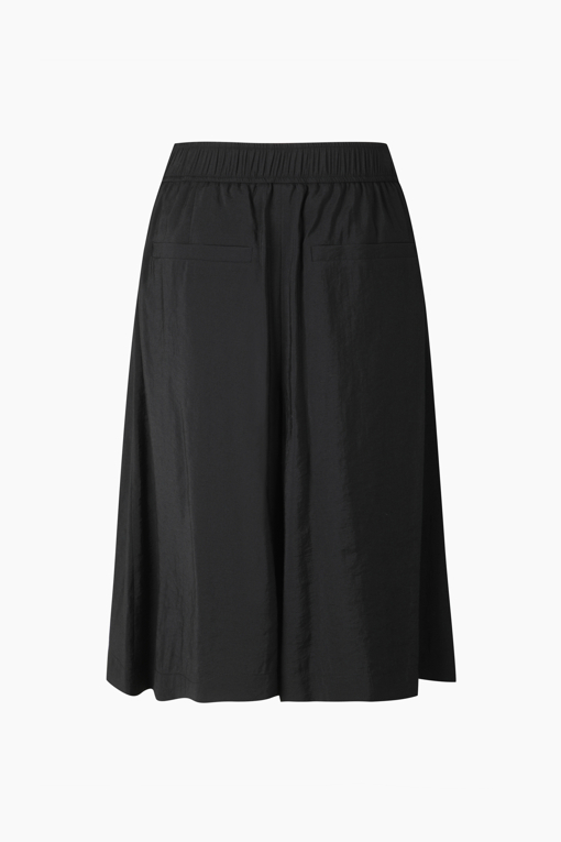 https://img.benettonmall.com/PARTS/KB/25F/BAPT02541BK_MB_D11.jpg