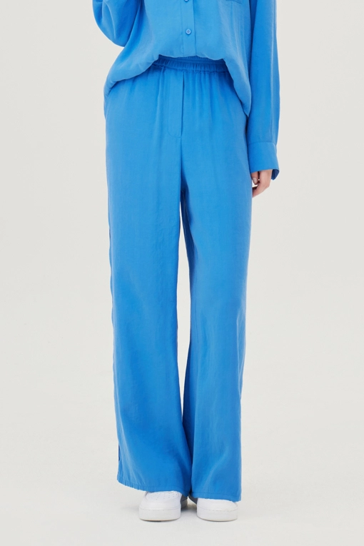 https://img.benettonmall.com/PARTS/KB/25F/BAPT03541BL_MB.jpg