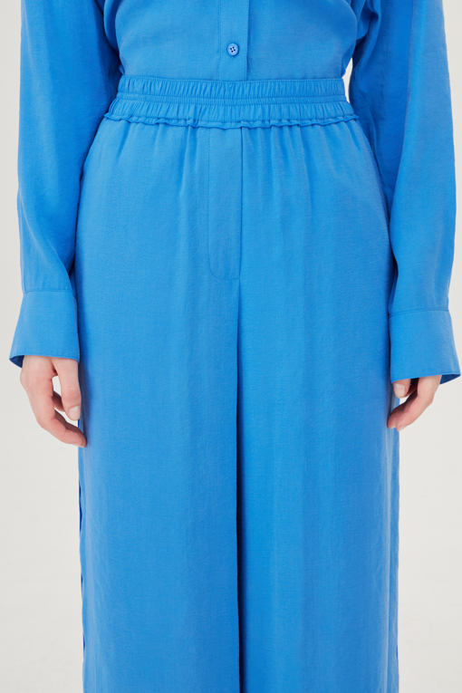https://img.benettonmall.com/PARTS/KB/25F/BAPT03541BL_MB_D2.jpg
