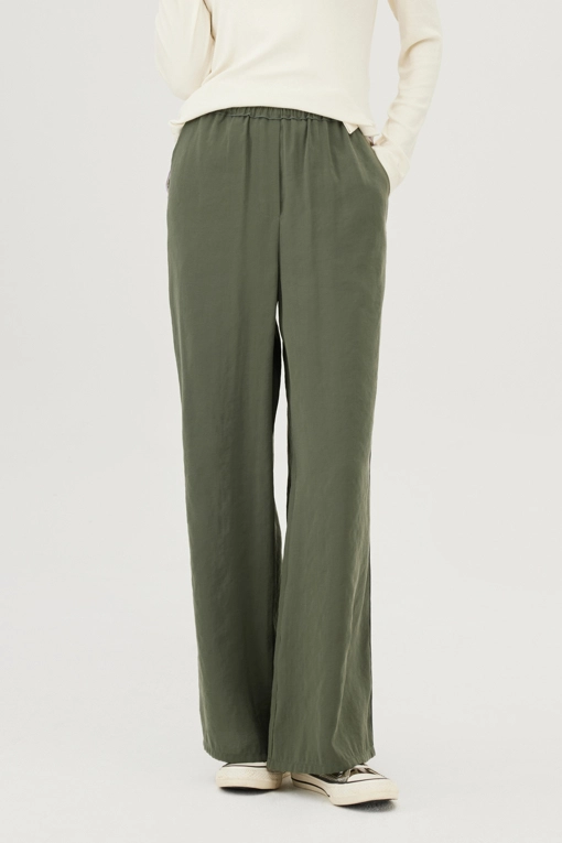https://img.benettonmall.com/PARTS/KB/25F/BAPT03541KA_MB.jpg