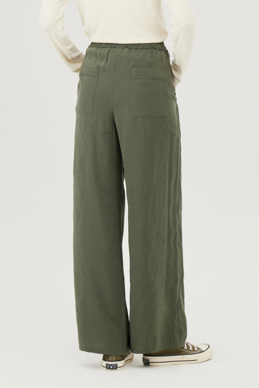https://img.benettonmall.com/PARTS/KB/25F/BAPT03541KA_MB_D1.jpg
