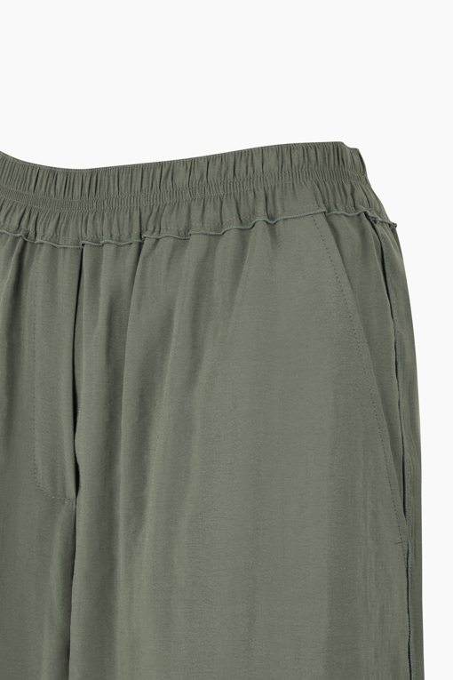 https://img.benettonmall.com/PARTS/KB/25F/BAPT03541KA_MB_D12.jpg