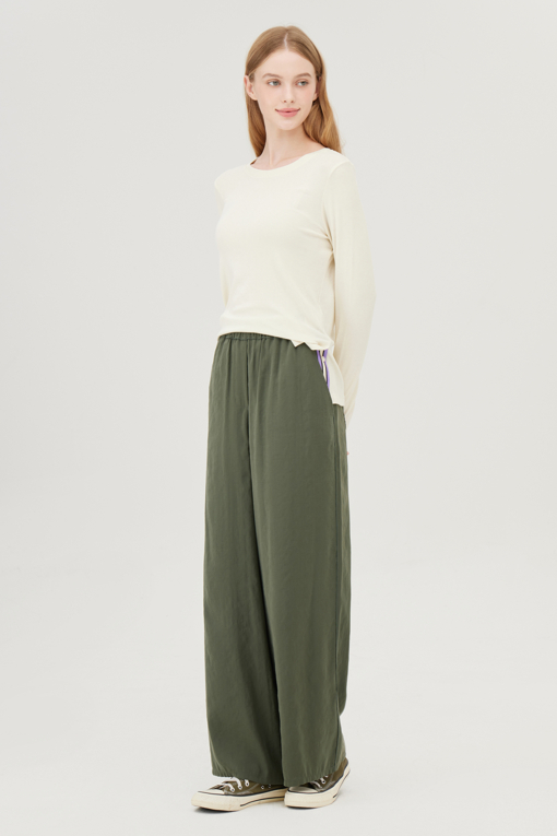 https://img.benettonmall.com/PARTS/KB/25F/BAPT03541KA_MB_D5.jpg