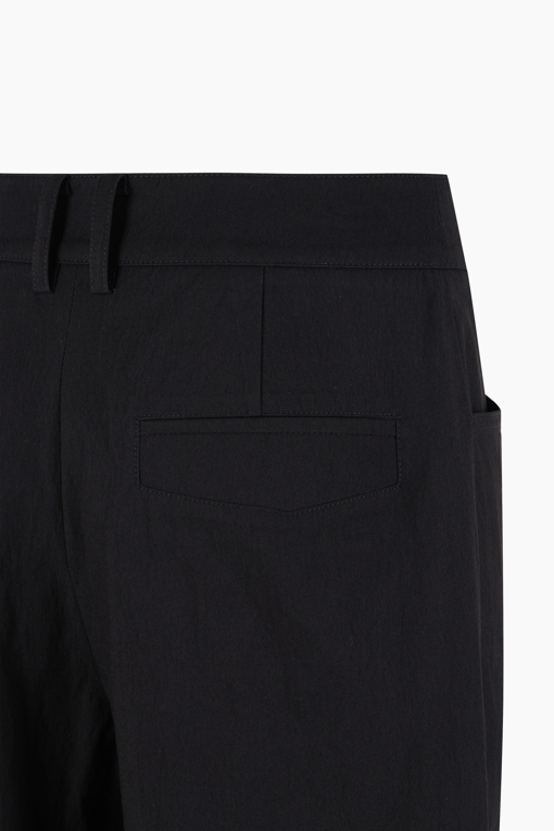 https://img.benettonmall.com/PARTS/KB/25F/BAPT04541BK_MB_D13.jpg