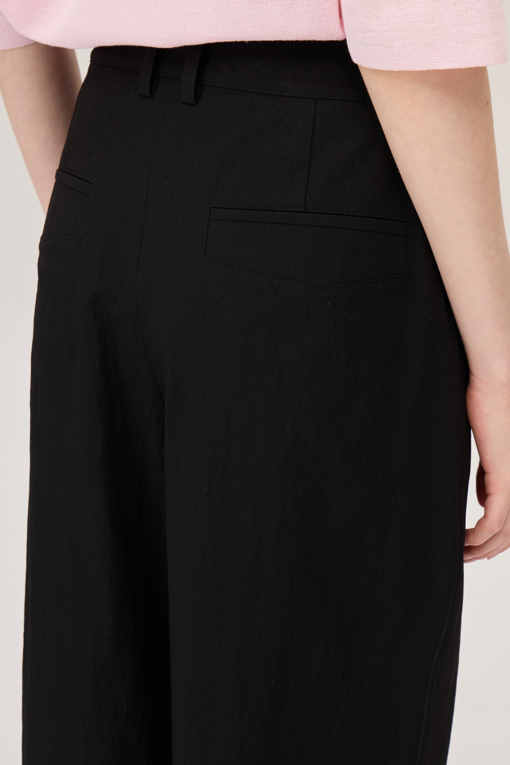 https://img.benettonmall.com/PARTS/KB/25F/BAPT04541BK_MB_D4.jpg