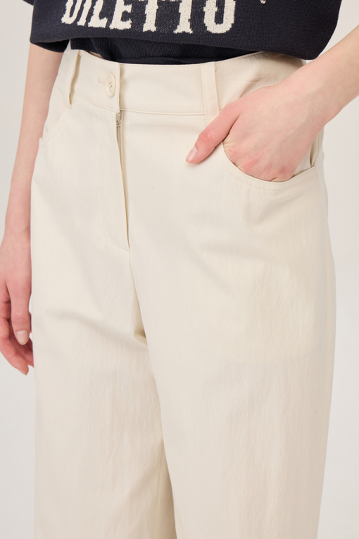 https://img.benettonmall.com/PARTS/KB/25F/BAPT04541IV_MB_D3.jpg