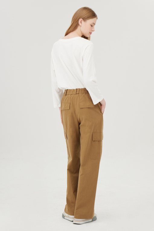 https://img.benettonmall.com/PARTS/KB/25F/BAPT05541CA_MB_D1.jpg