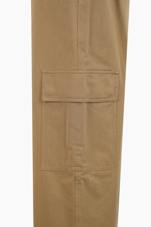 https://img.benettonmall.com/PARTS/KB/25F/BAPT05541CA_MB_D12.jpg