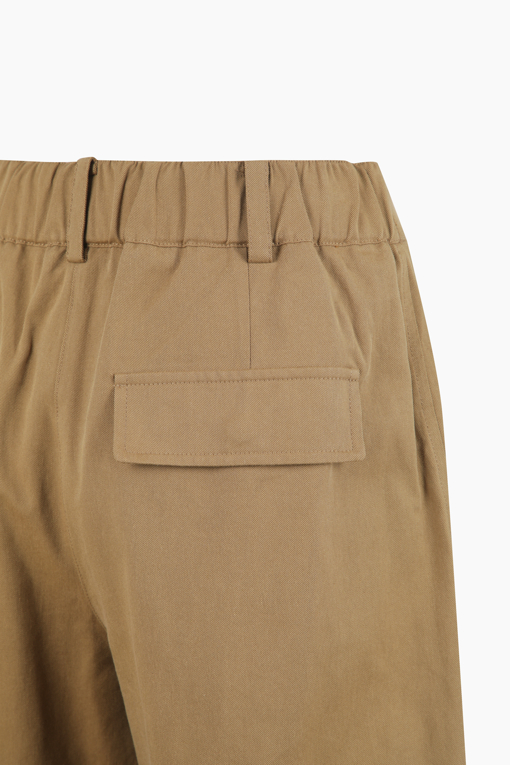https://img.benettonmall.com/PARTS/KB/25F/BAPT05541CA_MB_D13.jpg