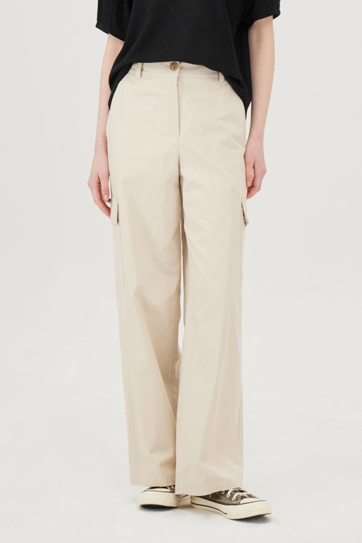https://img.benettonmall.com/PARTS/KB/25F/BAPT05541CR_MB.jpg