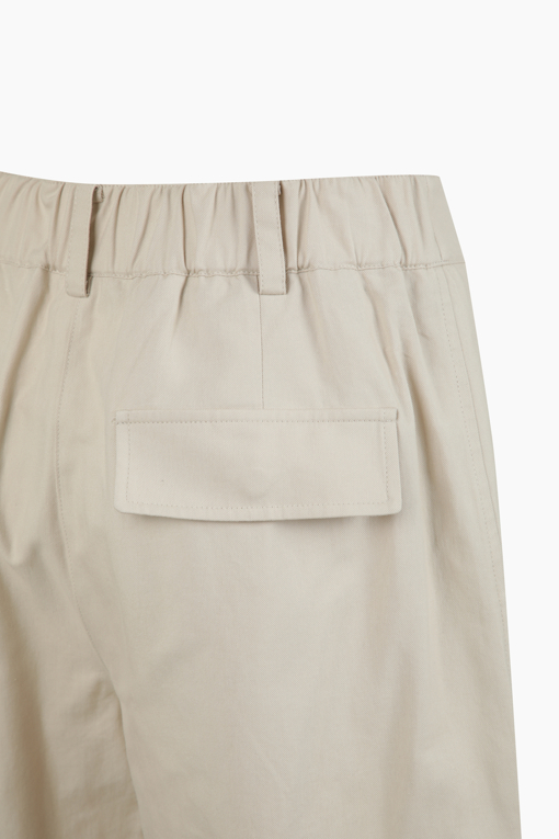 https://img.benettonmall.com/PARTS/KB/25F/BAPT05541CR_MB_D13.jpg