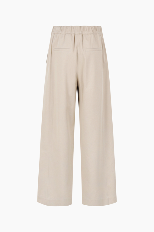 https://img.benettonmall.com/PARTS/KB/25F/BAPT08541BE_MB_D1.jpg