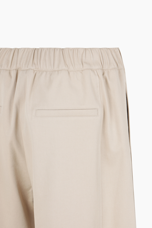 https://img.benettonmall.com/PARTS/KB/25F/BAPT08541BE_MB_D3.jpg
