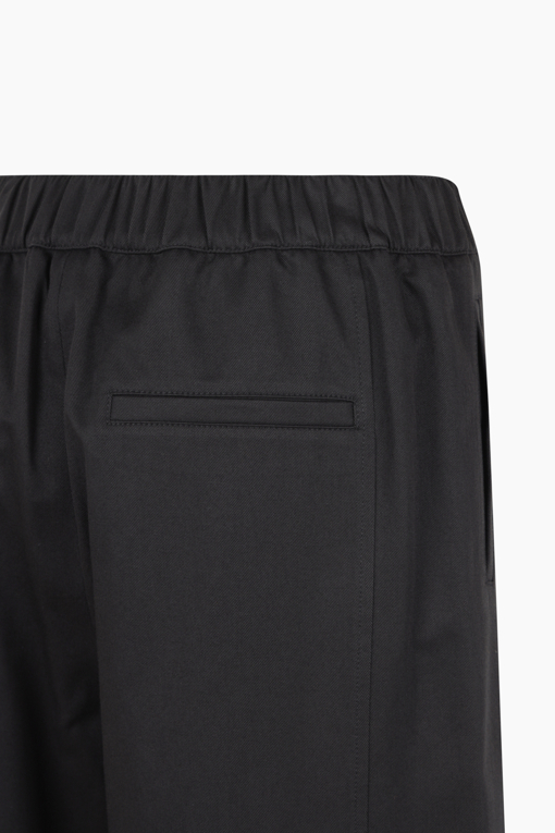 https://img.benettonmall.com/PARTS/KB/25F/BAPT08541BK_MB_D3.jpg