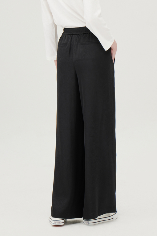https://img.benettonmall.com/PARTS/KB/25F/BAPT09541BK_MB_D1.jpg
