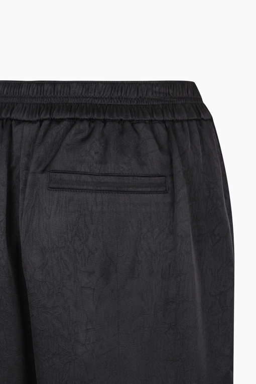 https://img.benettonmall.com/PARTS/KB/25F/BAPT09541BK_MB_D13.jpg