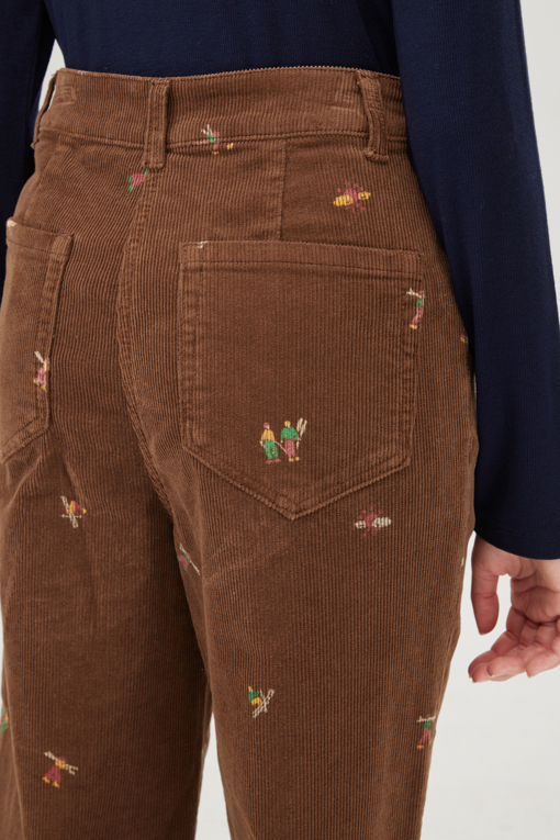 https://img.benettonmall.com/PARTS/KB/25F/BAPT52561BR_MB_D4.jpg