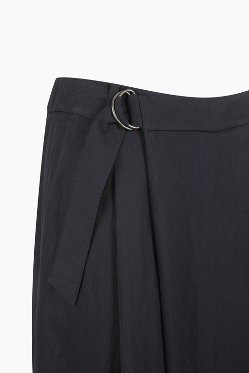 https://img.benettonmall.com/PARTS/KB/25F/BAPT87541NY_MB_D12.jpg