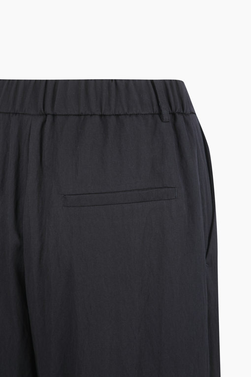 https://img.benettonmall.com/PARTS/KB/25F/BAPT87541NY_MB_D13.jpg