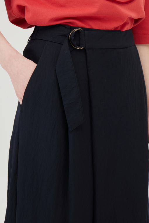 https://img.benettonmall.com/PARTS/KB/25F/BAPT87541NY_MB_D3.jpg