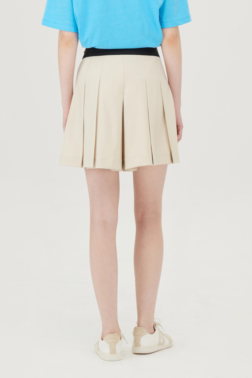 https://img.benettonmall.com/PARTS/KB/25F/BAPT88541BG_MB_D1.jpg