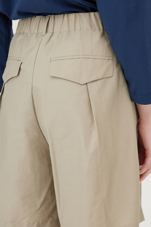 https://img.benettonmall.com/PARTS/KB/25F/BAPT89541BG_MB_D4.jpg