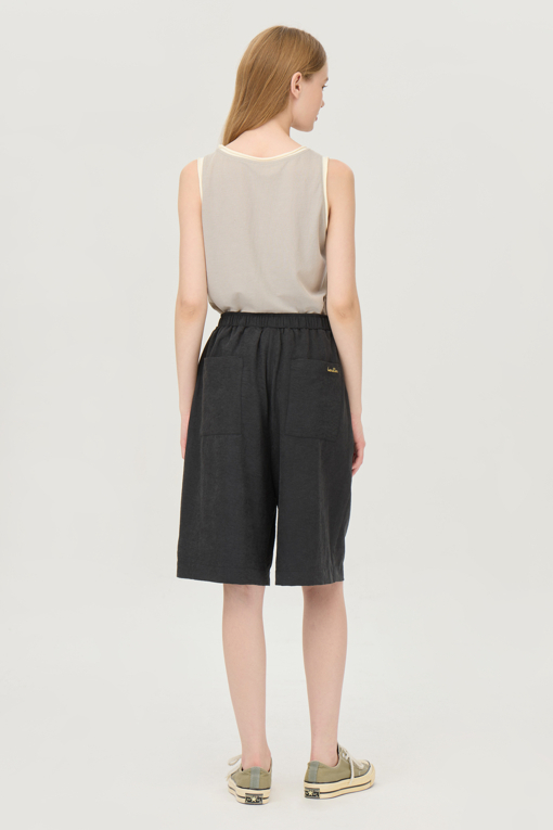 https://img.benettonmall.com/PARTS/KB/25F/BAPT93541BK_MB_D1.jpg