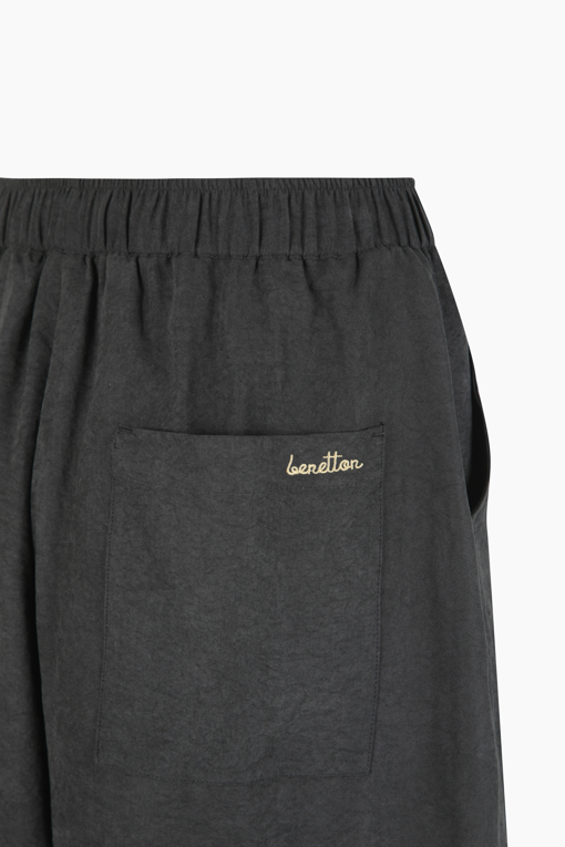 https://img.benettonmall.com/PARTS/KB/25F/BAPT93541BK_MB_D13.jpg