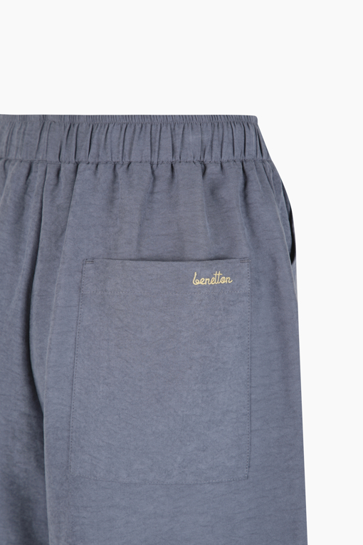 https://img.benettonmall.com/PARTS/KB/25F/BAPT93541NY_MB_D13.jpg