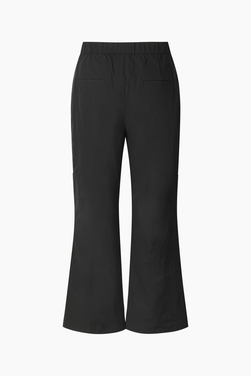 https://img.benettonmall.com/PARTS/KB/25F/BAPT94541BK_MB_D11.jpg
