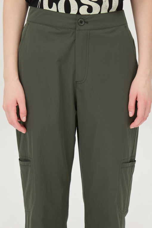 https://img.benettonmall.com/PARTS/KB/25F/BAPT94541KA_MB_D2.jpg