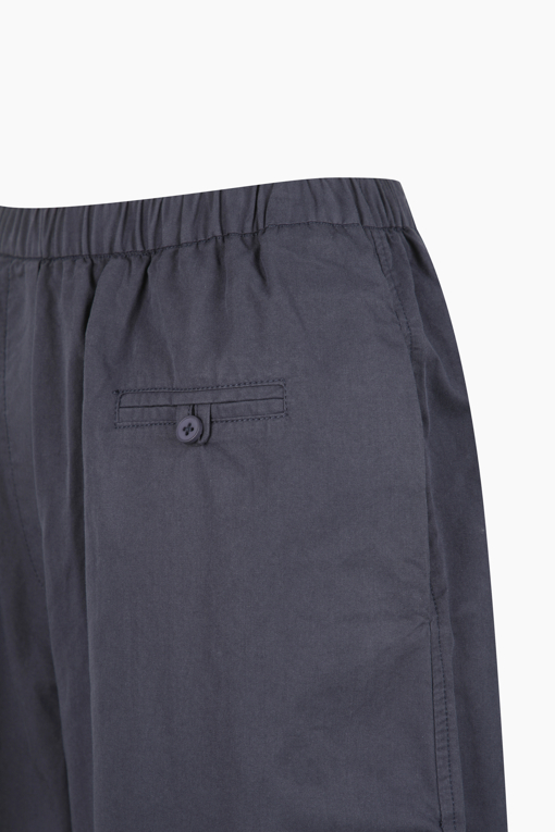 https://img.benettonmall.com/PARTS/KB/25F/BAPT97541DN_MB_D12.jpg