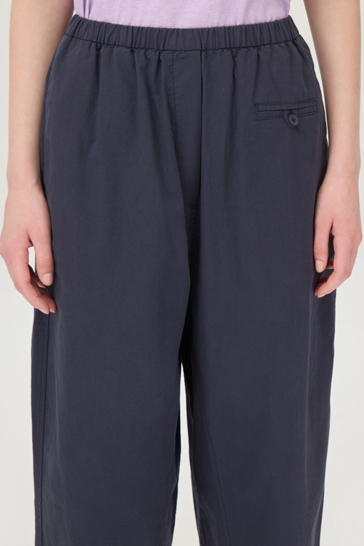 https://img.benettonmall.com/PARTS/KB/25F/BAPT97541DN_MB_D2.jpg