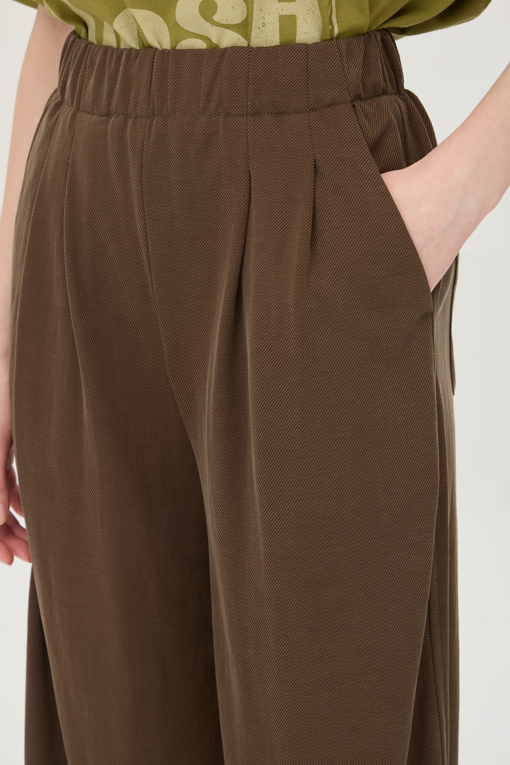 https://img.benettonmall.com/PARTS/KB/25F/BAPT98541BR_MB_D3.jpg