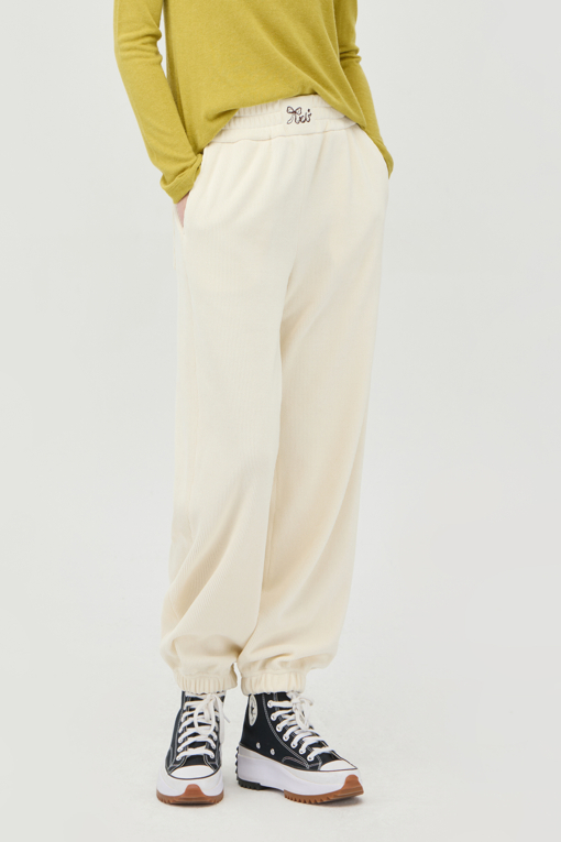 https://img.benettonmall.com/PARTS/KB/25F/BAPTF2561IV_MB_D0.jpg