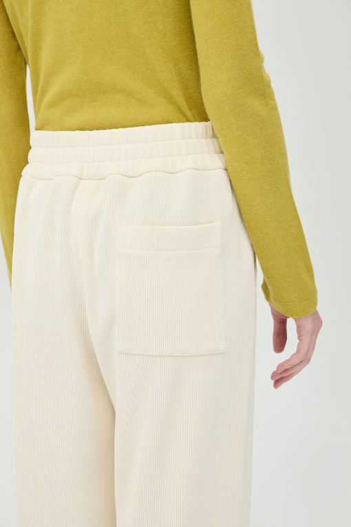 https://img.benettonmall.com/PARTS/KB/25F/BAPTF2561IV_MB_D3.jpg