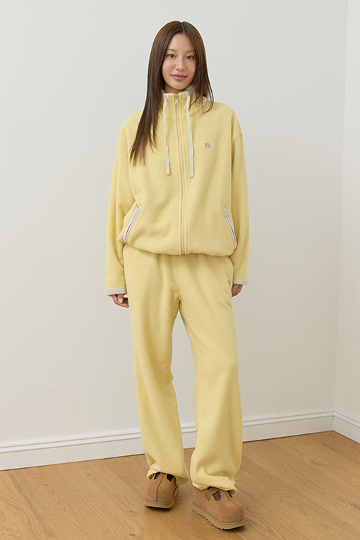 https://img.benettonmall.com/PARTS/KB/25F/BAPTY2561YE_MB_D1.jpg