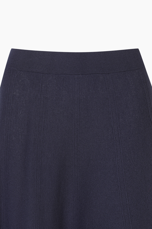 https://img.benettonmall.com/PARTS/KB/25F/BASK07541DN_MB_D2.jpg