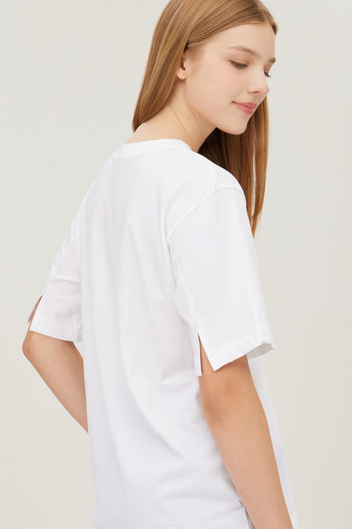 https://img.benettonmall.com/PARTS/KB/25F/BATS06541WH_MB_D4.jpg