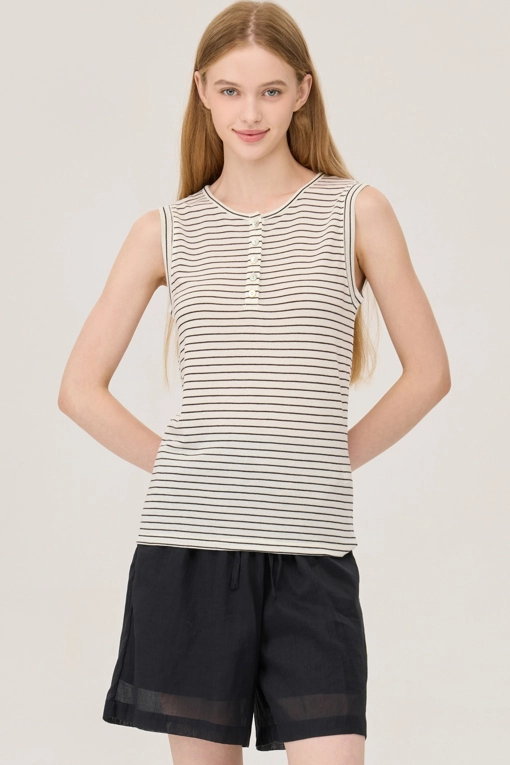 https://img.benettonmall.com/PARTS/KB/25F/BATS94541WH_MB.jpg
