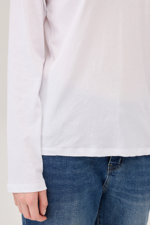 https://img.benettonmall.com/PARTS/KB/25F/BATSE6541WH_MB_D4.jpg