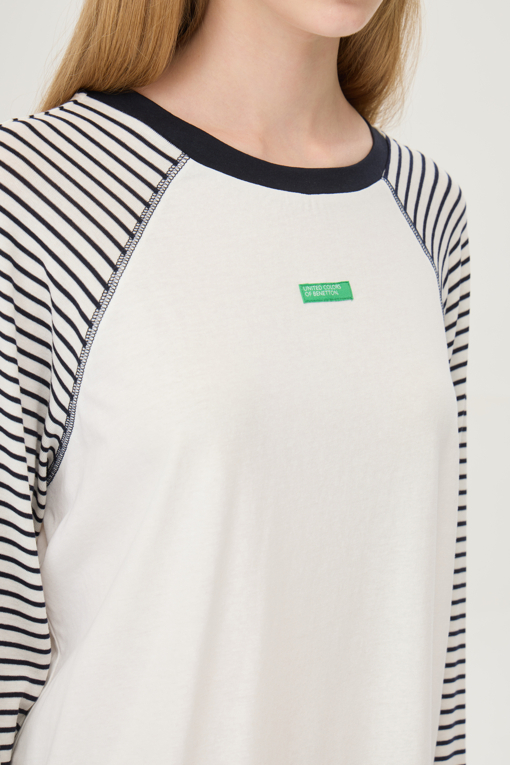 https://img.benettonmall.com/PARTS/KB/25F/BATSG1541WH_MB_D4.jpg