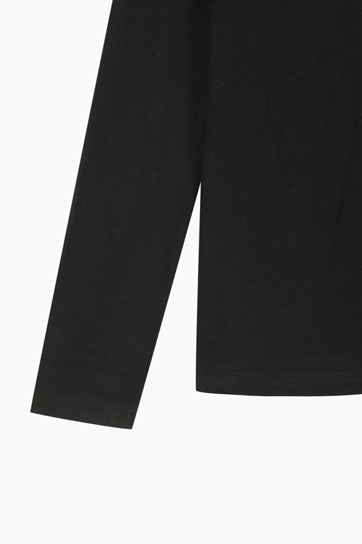 https://img.benettonmall.com/PARTS/KB/25F/BATSG8561BK_MB_D3.jpg