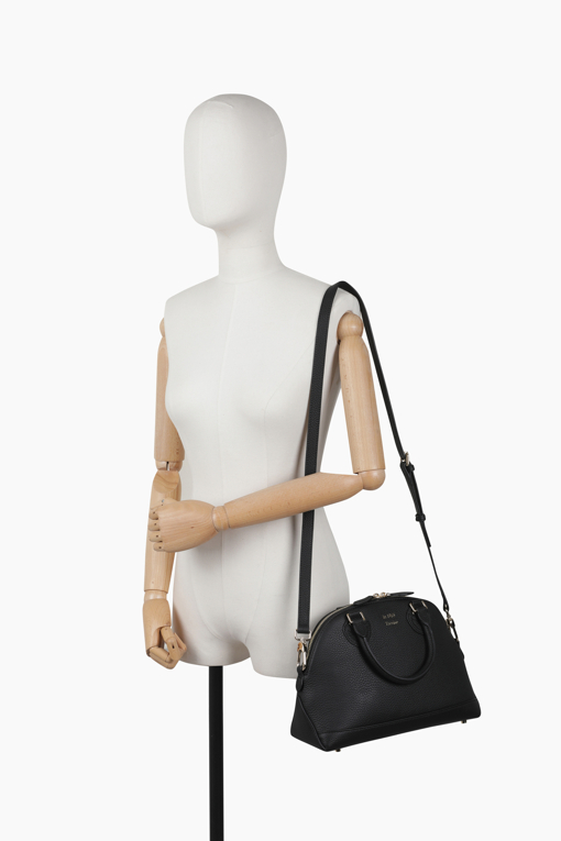 https://img.benettonmall.com/PARTS/KB/25F/BCBG01541BK_MB_D8.jpg