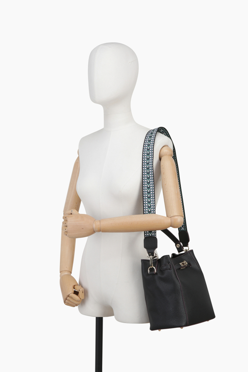 https://img.benettonmall.com/PARTS/KB/25F/BCBG10541BK_MB_D9.jpg