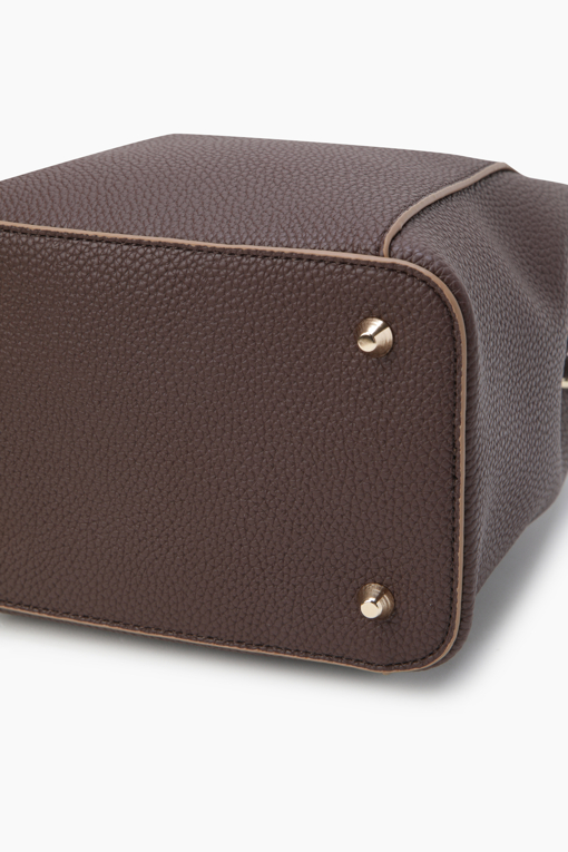 https://img.benettonmall.com/PARTS/KB/25F/BCBG10541BR_MB_D5.jpg