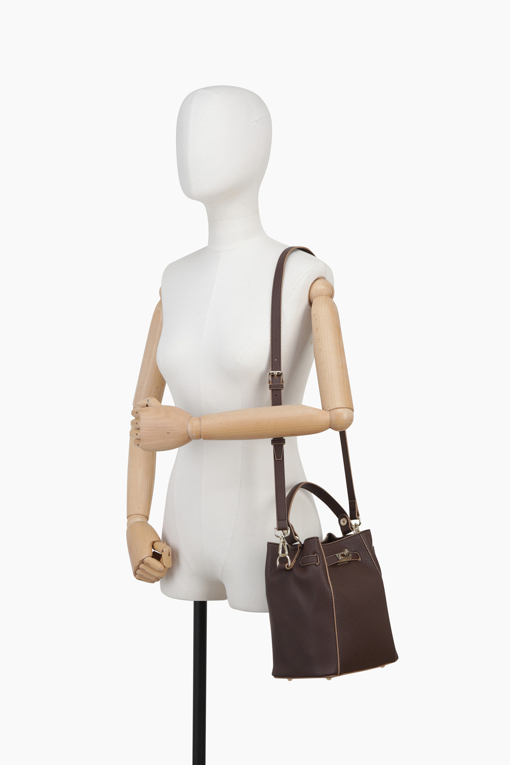 https://img.benettonmall.com/PARTS/KB/25F/BCBG10541BR_MB_D8.jpg
