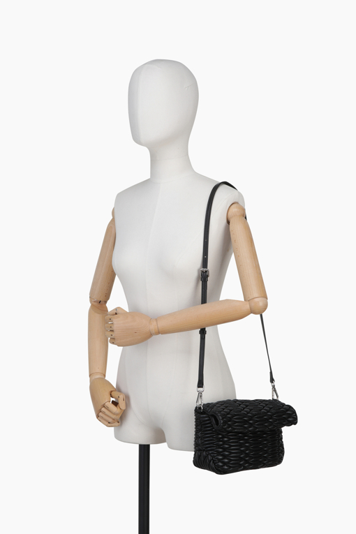 https://img.benettonmall.com/PARTS/KB/25F/BCBG14541BK_MB_D7.jpg