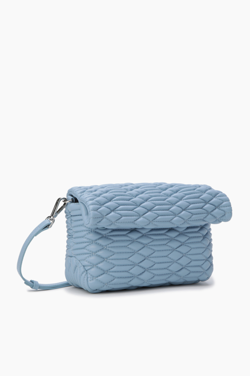 https://img.benettonmall.com/PARTS/KB/25F/BCBG14541LB_MB_D1.jpg
